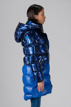 Load image into Gallery viewer, Woodpecker Women&#39;s Penguin Long Winter coat. High-end Canadian designer winter coat for women in &quot;Oily Blue Blue&quot; colour. Woodpecker cruelty-free winter coat designed in Canada. Women&#39;s heavy weight long length premium designer jacket for winter. Superior quality warm winter coat for women. Moose Knuckles, Canada Goose, Mackage, Montcler, Will Poho, Willbird, Nic Bayley. Extra warm. Shiny parka. Stylish winter jacket. Designer winter coat.
