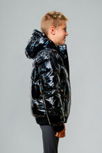Load image into Gallery viewer, Woodpecker Kids&#39; Chickadee Winter coat. High-end Canadian designer winter coat for Kids in &quot;Oily Black&quot; colour. Woodpecker cruelty-free winter coat designed in Canada. Kids&#39; heavy weight short length premium designer jacket for winter. Superior quality warm winter coat for kids. Moose Knuckles, Canada Goose, Mackage, Montcler, Will Poho, Willbird, Nic Bayley. Extra Warm. Shiny parka. Stylish winter jacket. Designer winter coat.

